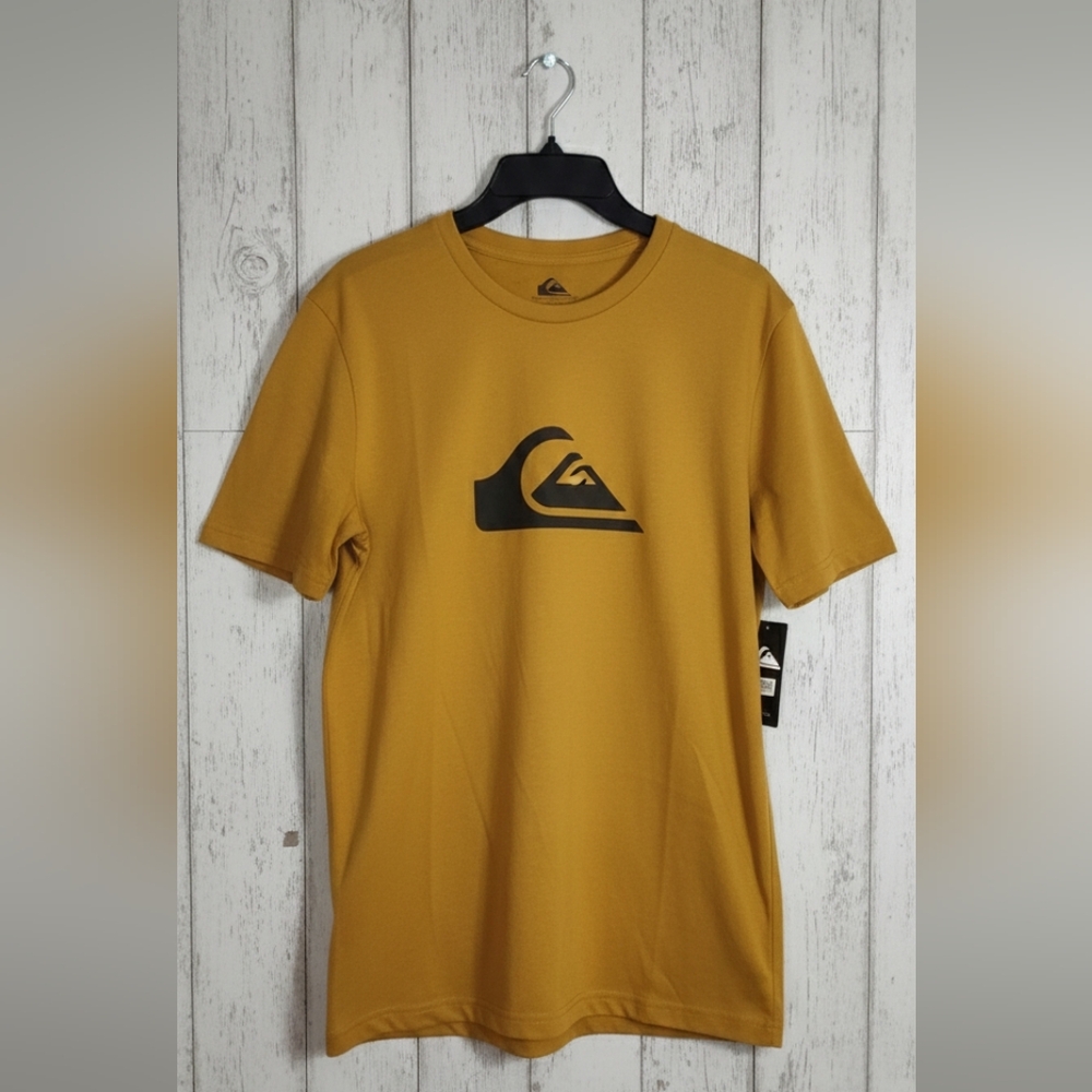 Quiksilver Mountain Wave Logo Tee in Gold